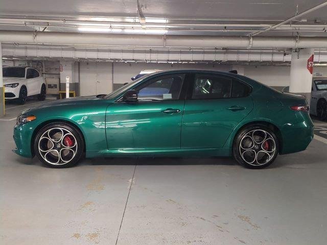 New 2026 Verde (Green) Fangio MetallicExterior Paint Alfa Romeo  image 4