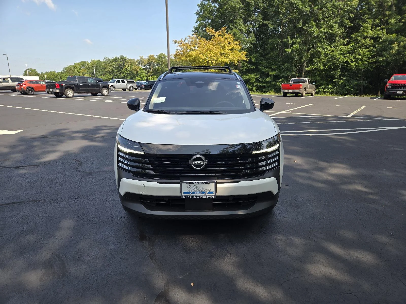 New 2026 Aspen White Tricoat/Super Black Nissan SV image 7