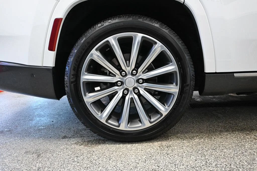 Used 2022 White Jeep Series II image 12