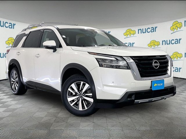 2024 Nissan Pathfinder SL