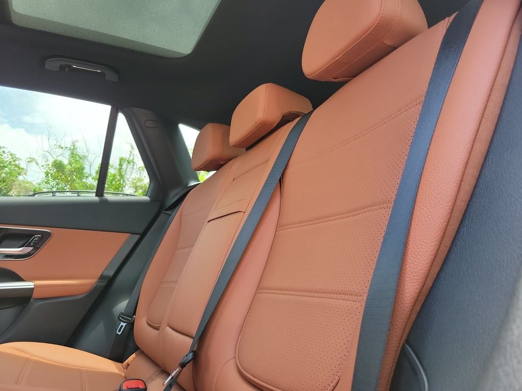 New 2026 Graphite Grey Metallic Mercedes-Benz GLC 300 image 9