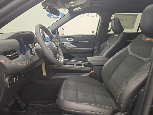 New 2026 Agate Black Metallic Ford Tremor® image 27