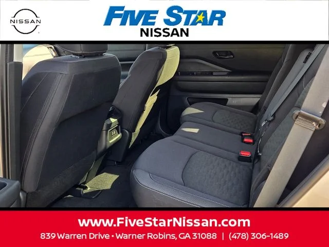 Used 2024 Silver Nissan S image 6