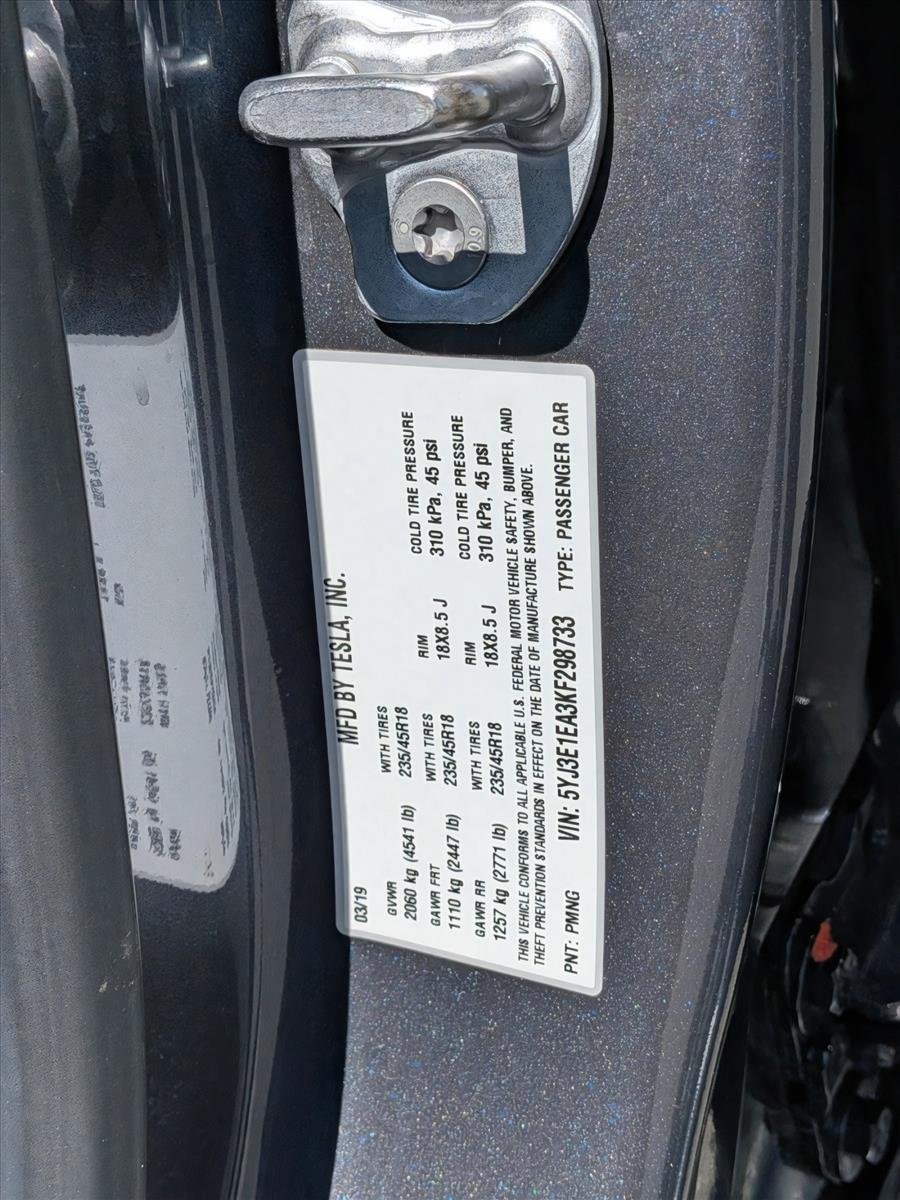 Used 2019 Silver/Gray Tesla Standard Range Plus image 22