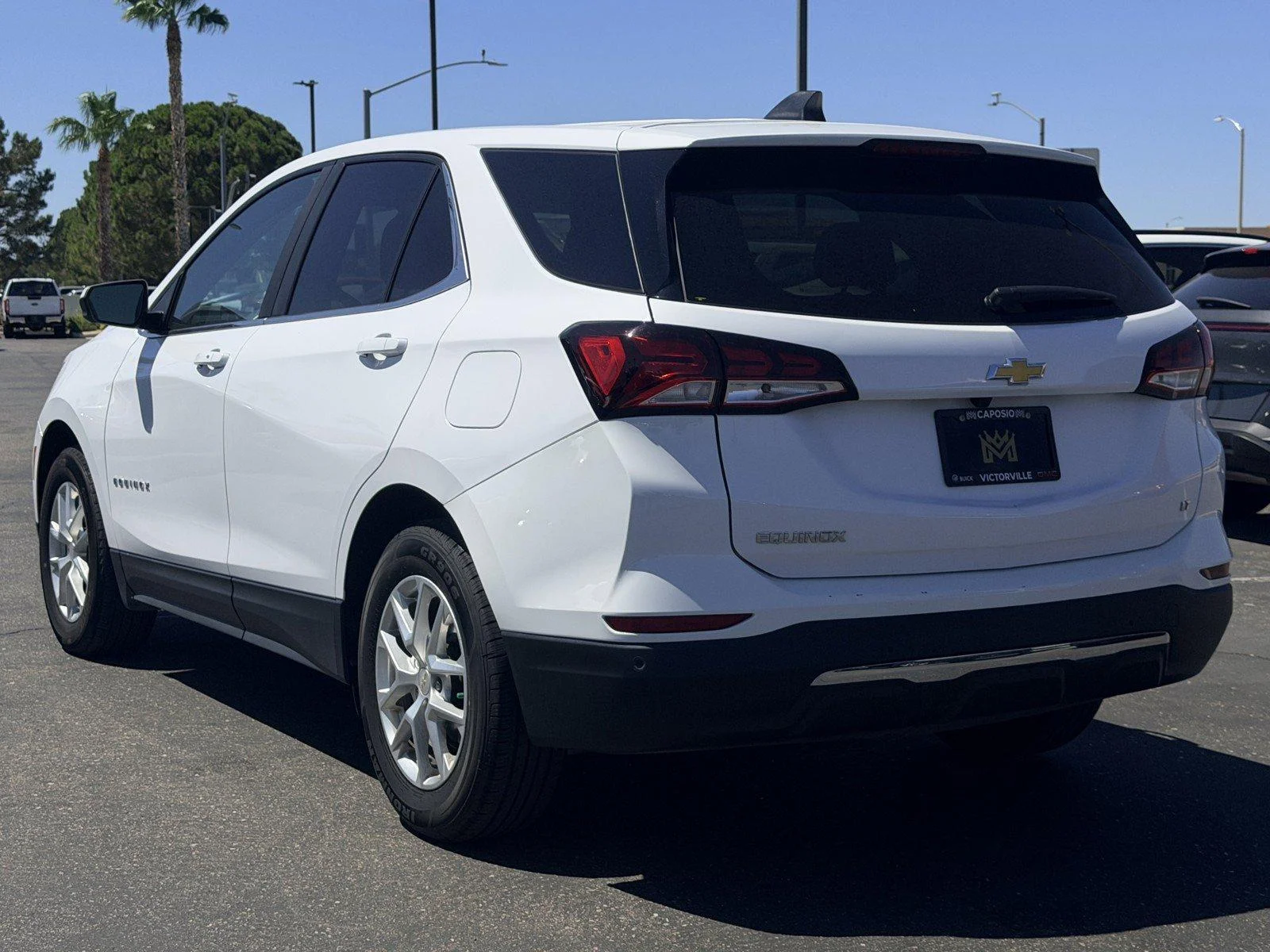 Used 2024 Summit White Chevrolet LT image 4