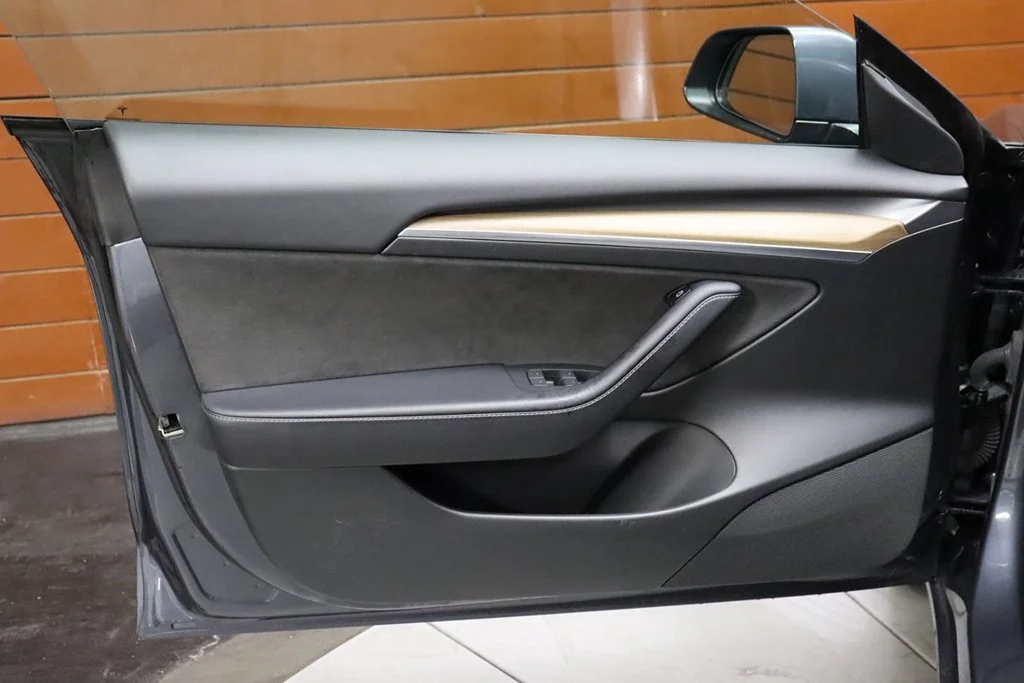 Used 2023 Solid Black Tesla Base image 31