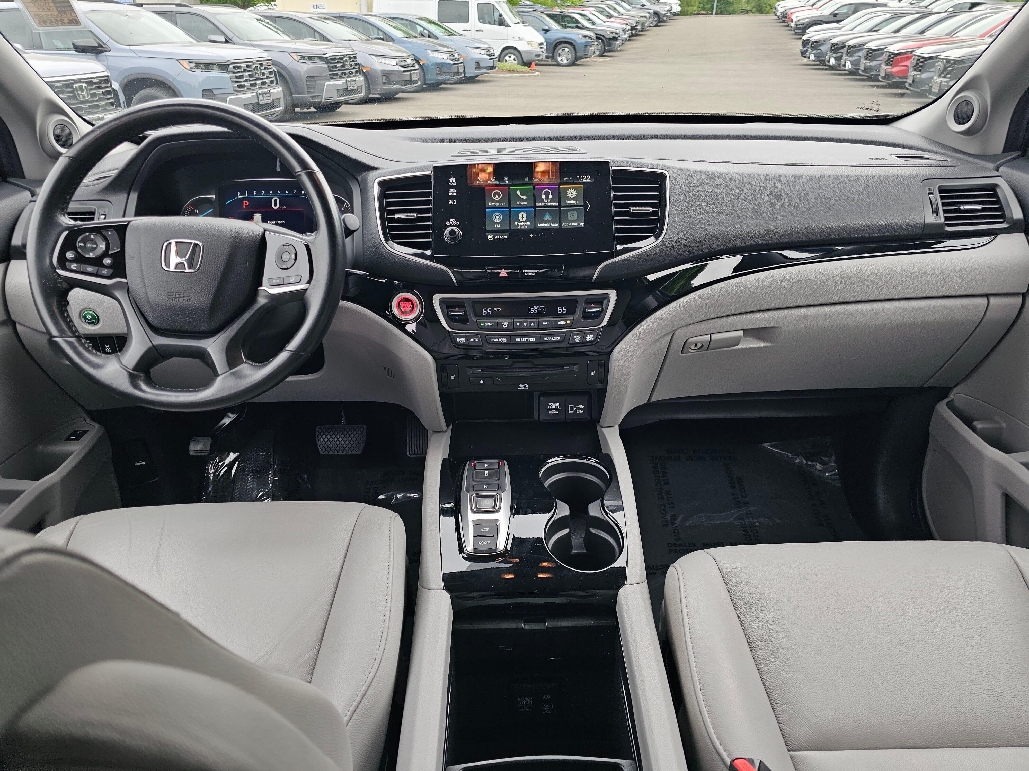 Used 2019 Modern Steel Metallic Honda Touring image 20