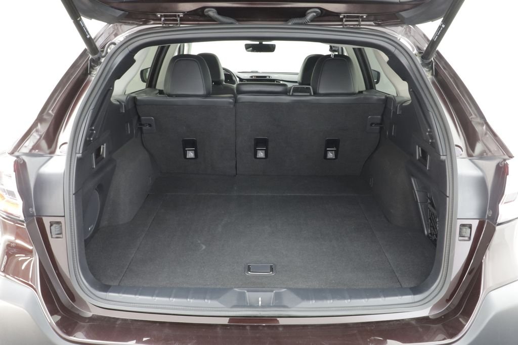 2025 Subaru Outback Limited - Photo 17