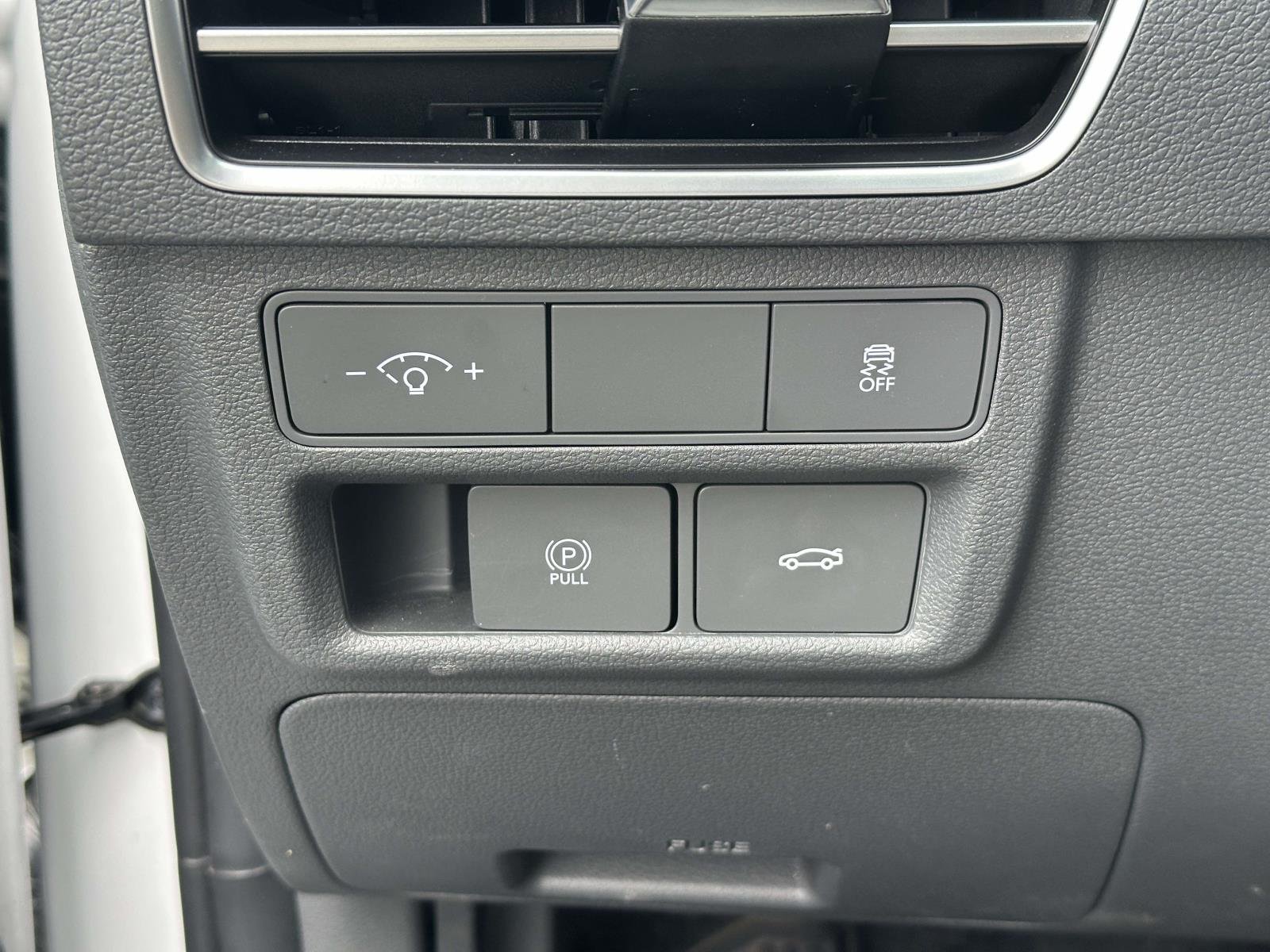 Certified Used 2025 White Hyundai SEL image 27