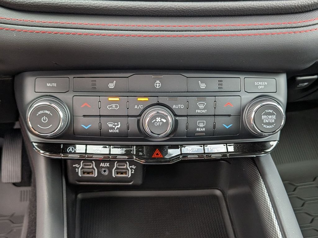 New 2026 Diamond Black Clear-Coat Exterior Paint Dodge GT image 20