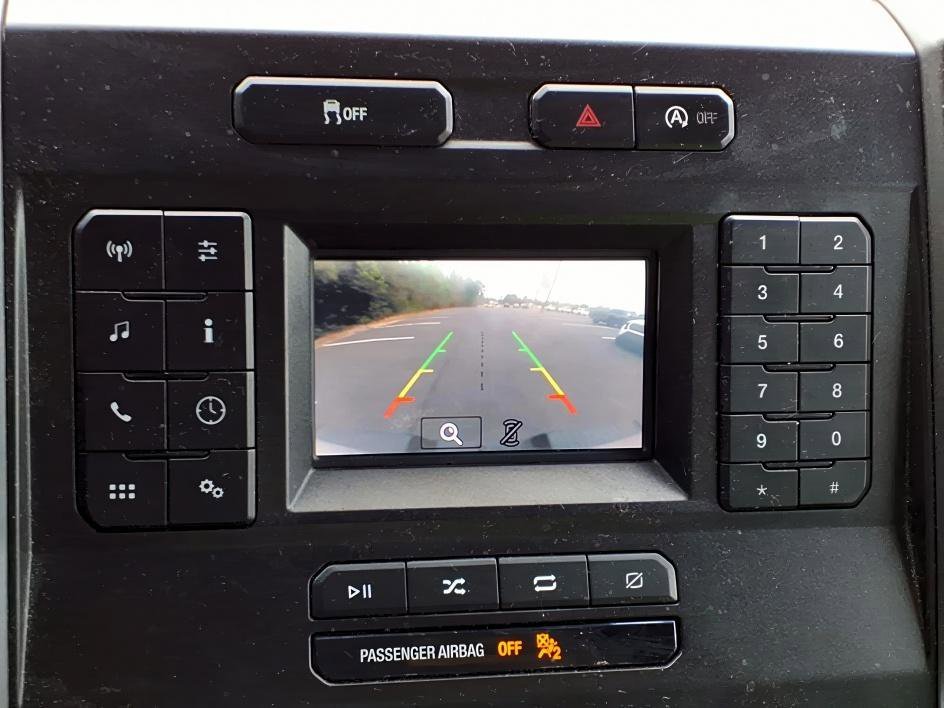 Used 2018 Oxford White Ford XLT image 17