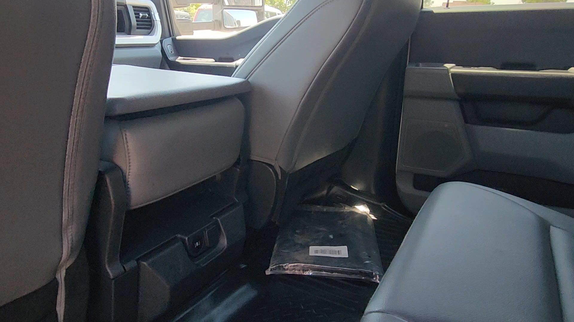 Used 2024 Oxford White Ford XL image 33
