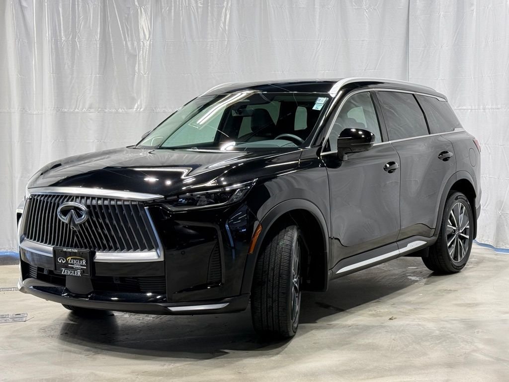 Used 2026 Mineral Black INFINITI LUXE image 3