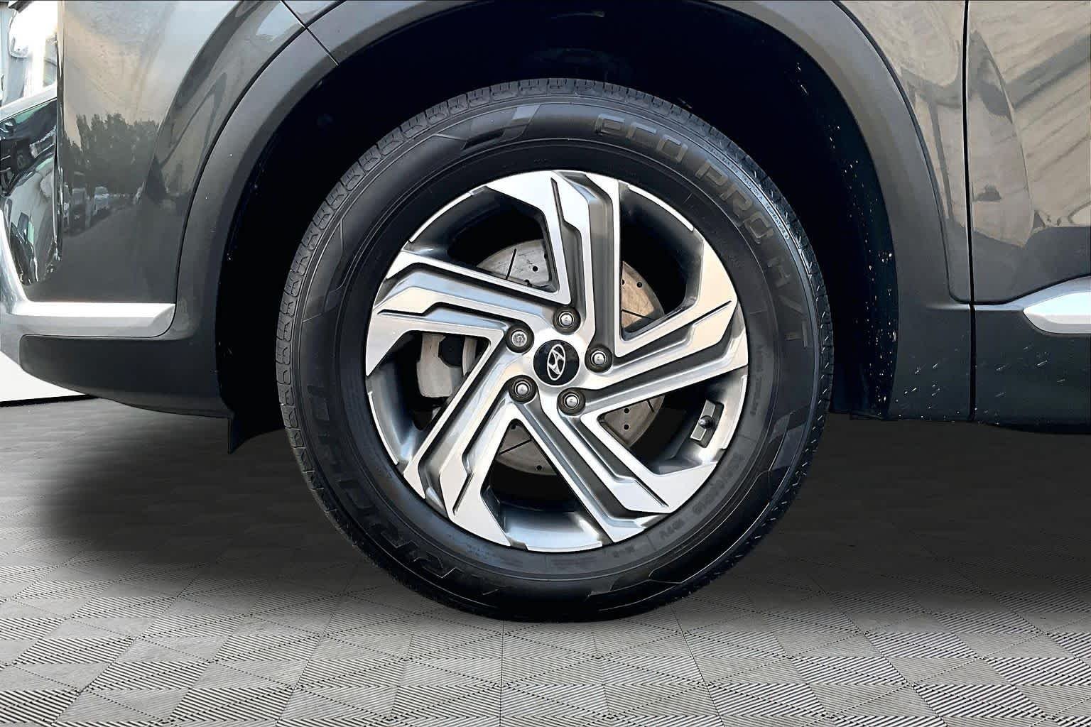 Used 2023 Portofino Gray Hyundai SEL image 11