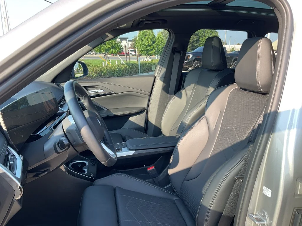 Used 2025 Silver BMW xDrive28i image 12
