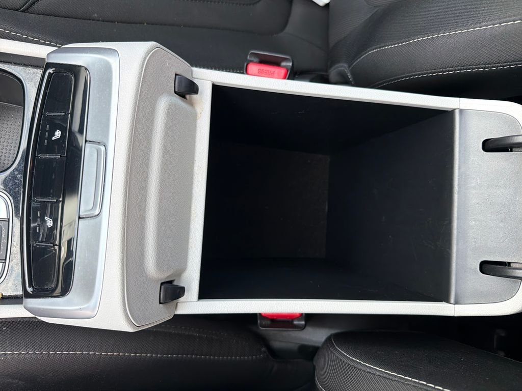 Used 2024 Silver Hyundai SEL image 39