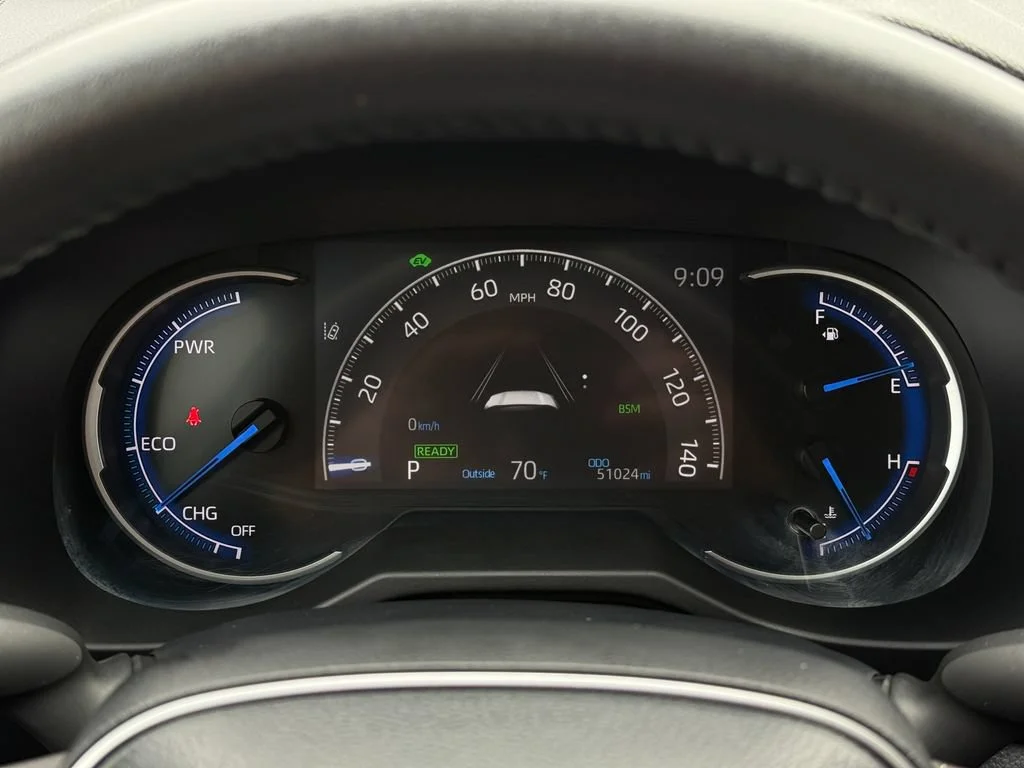 Used 2023  Toyota Hybrid SE image 32