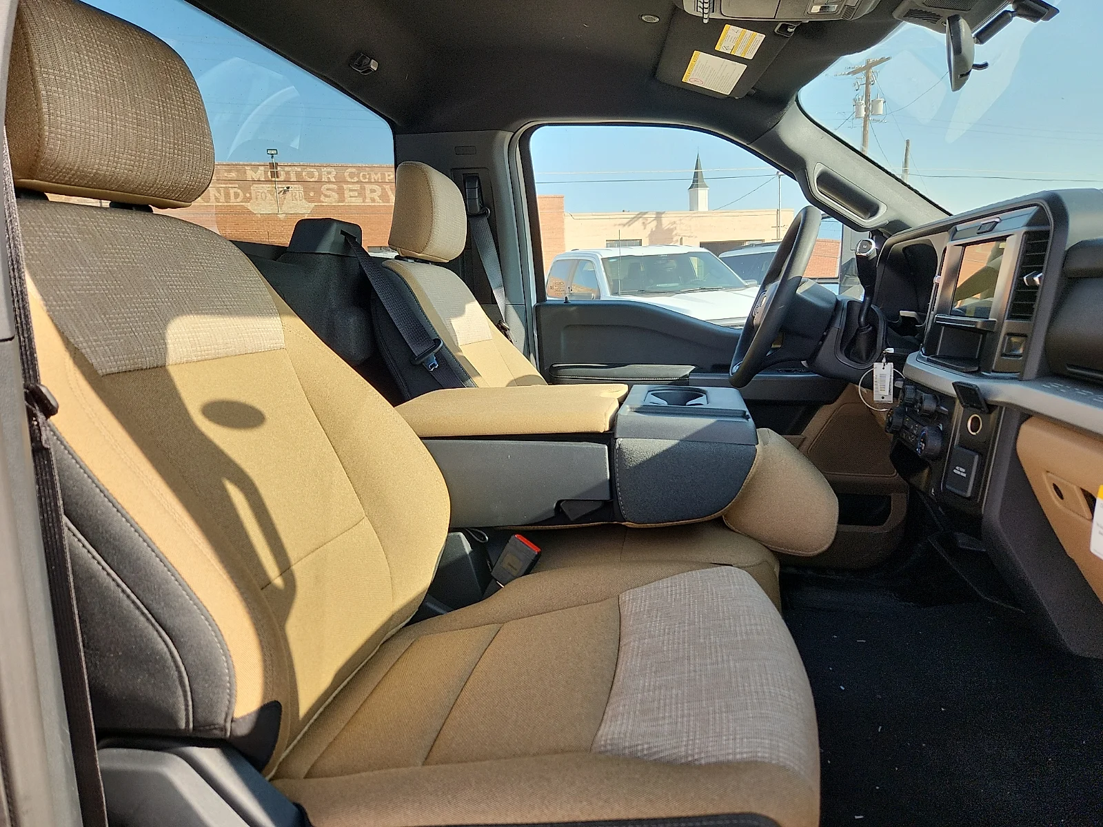 New 2027 Oxford White Ford XLT image 18