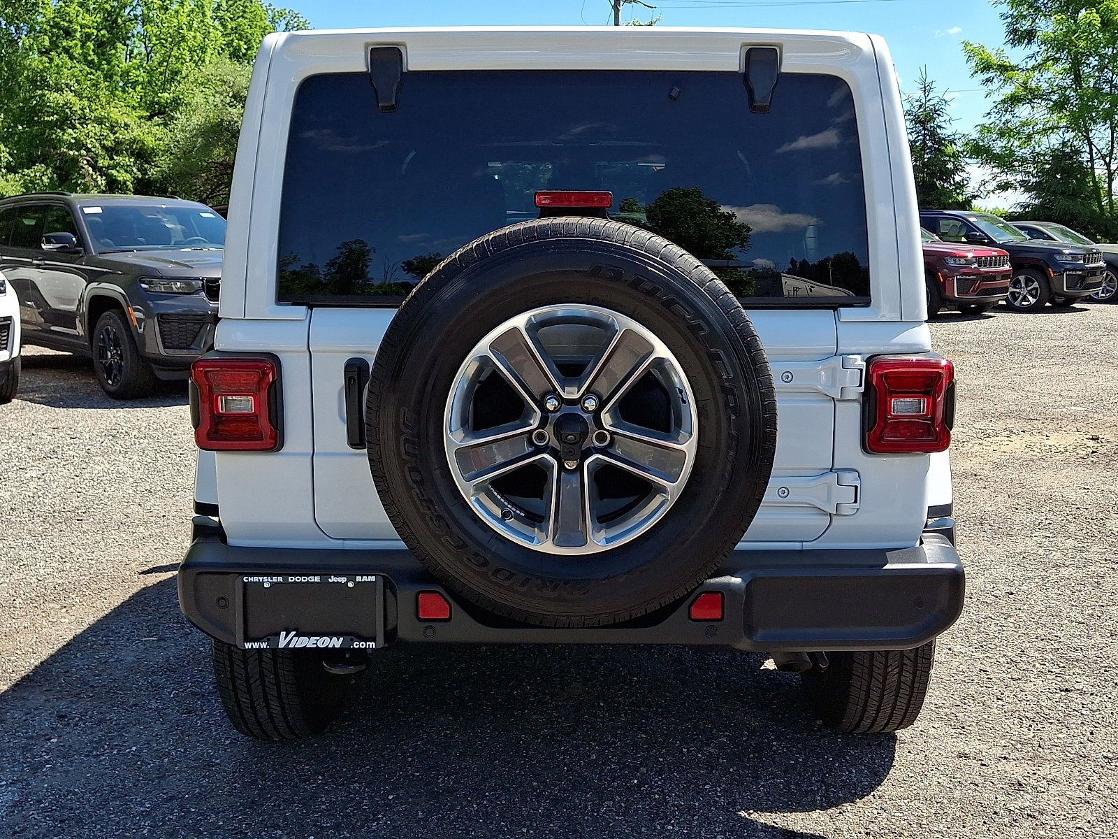 Certified Used 2023 Bright White Clearcoat Jeep Sahara image 5