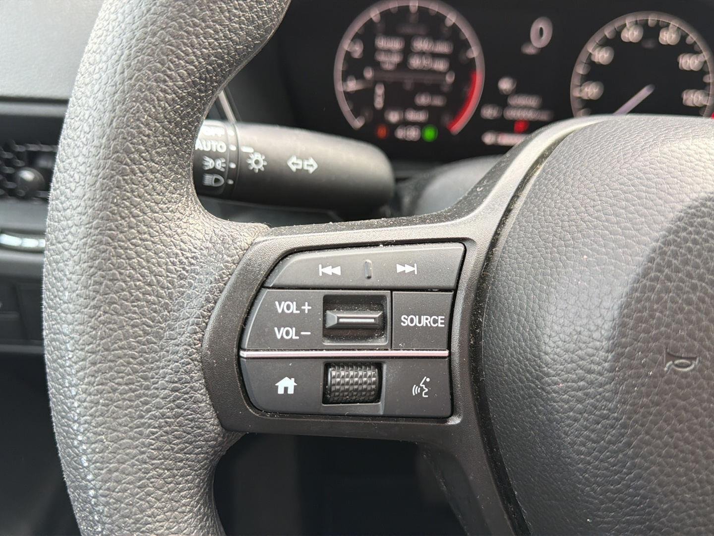 Used 2024 Platinum White Pearl Honda EX image 10