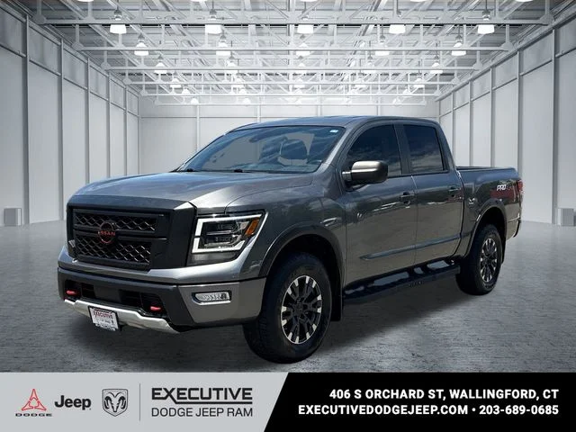 2023 Nissan Titan PRO-4X 4X4 Crew Cab's photo