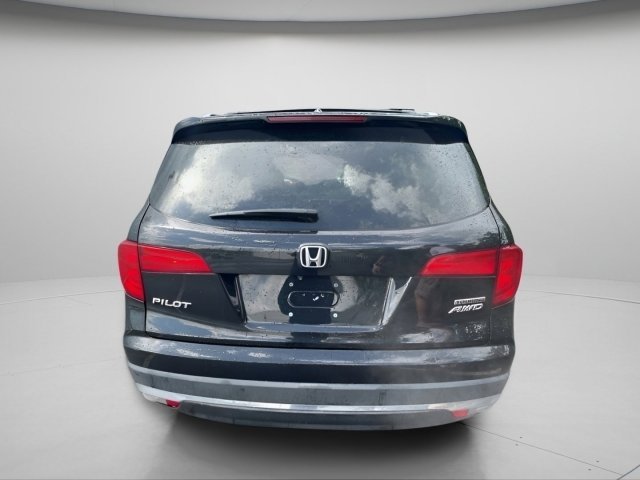 Used 2017 Crystal Black Pearl Honda Touring image 13