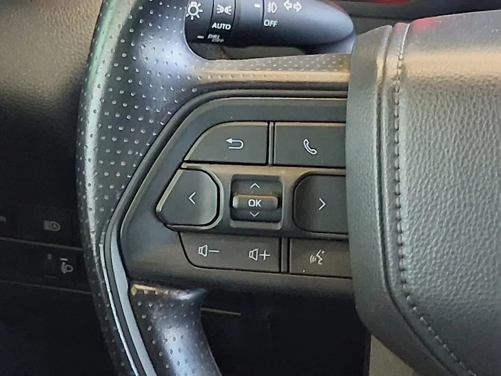 Used 2025  Toyota SR image 11
