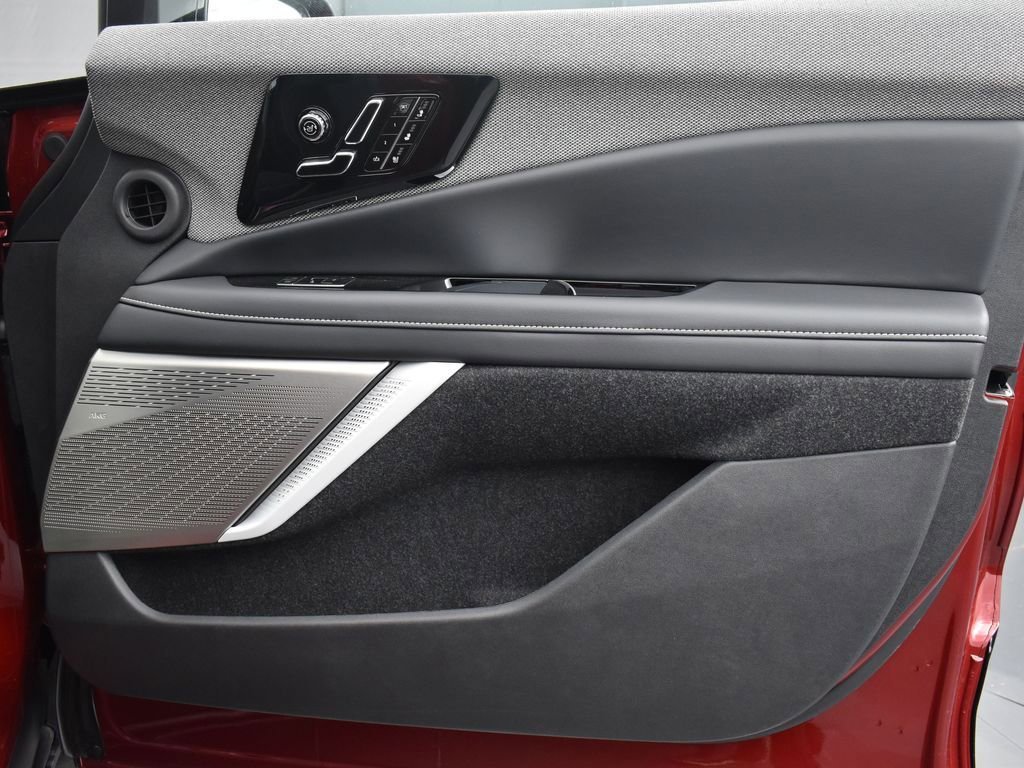 2026 CADILLAC OPTIQ - Image 31