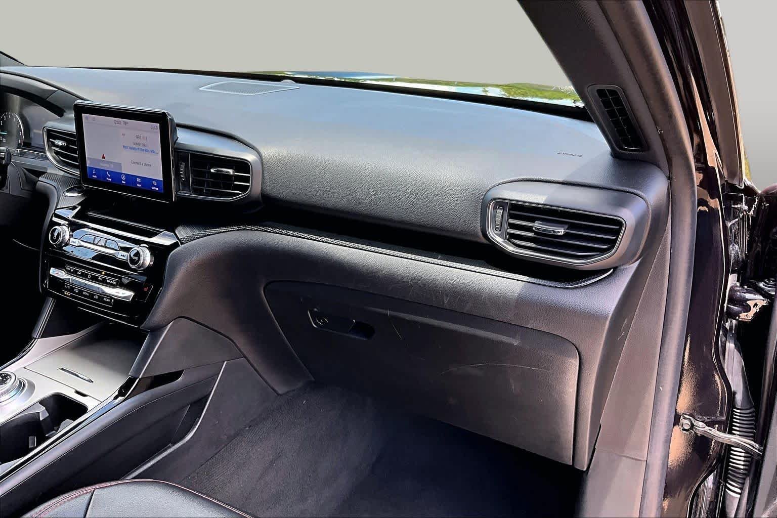 Used 2022 Agate Black Metallic Ford ST-Line image 19