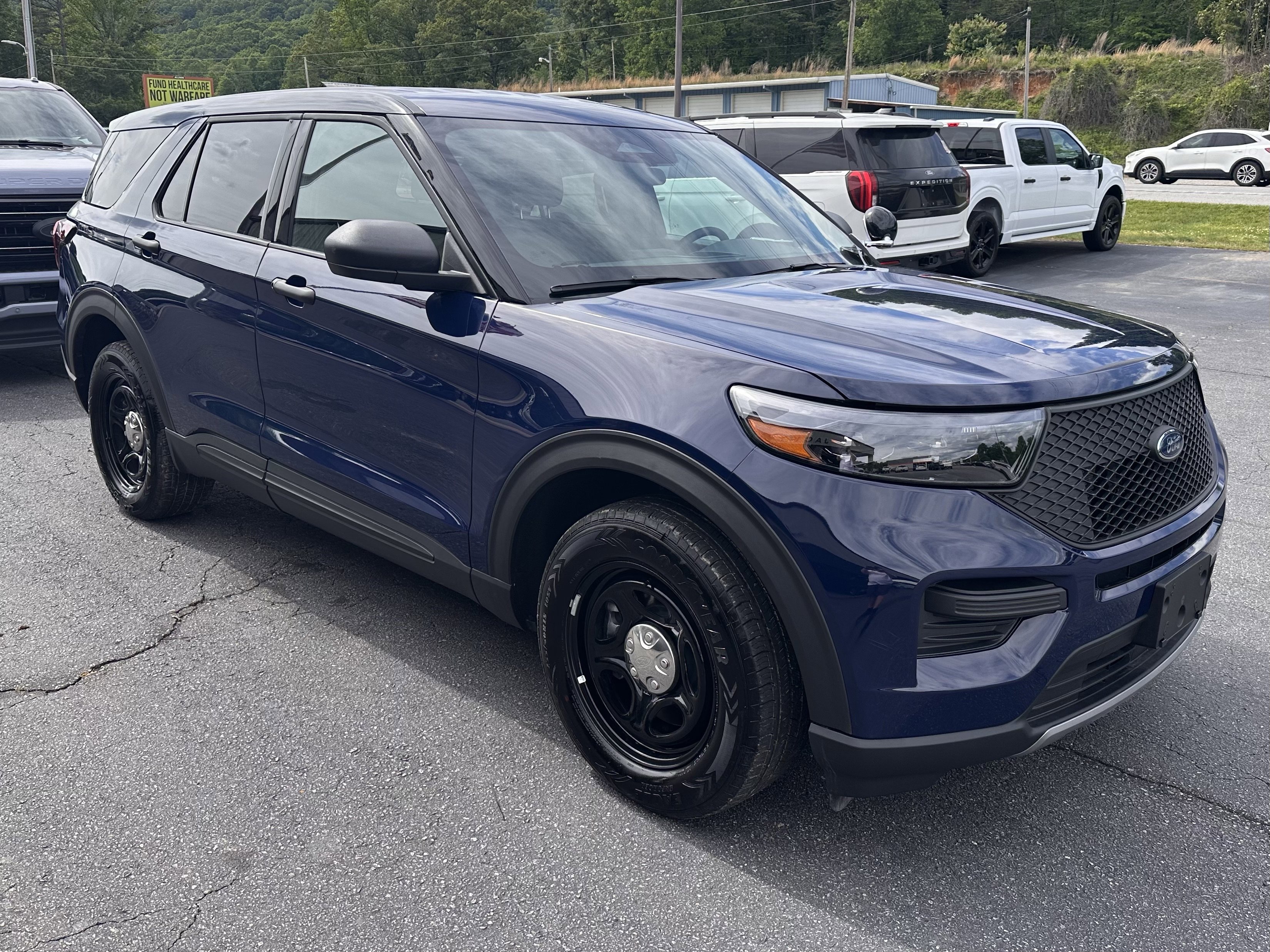 Used 2025 Dark Blue Ford AWD image 4