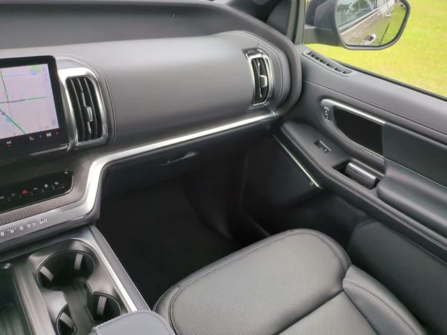 New 2026 Marsh Gray Ford MAX Platinum® image 17