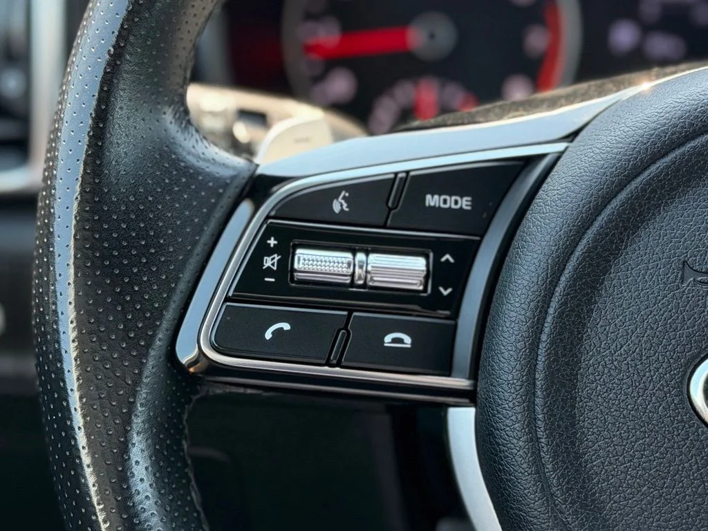 Used 2020 White Kia S image 12