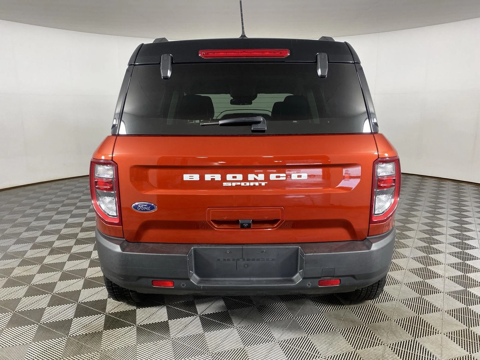 Used 2022 Hot Pepper Red Metallic Tinted Clearcoat Ford Outer Banks image 9