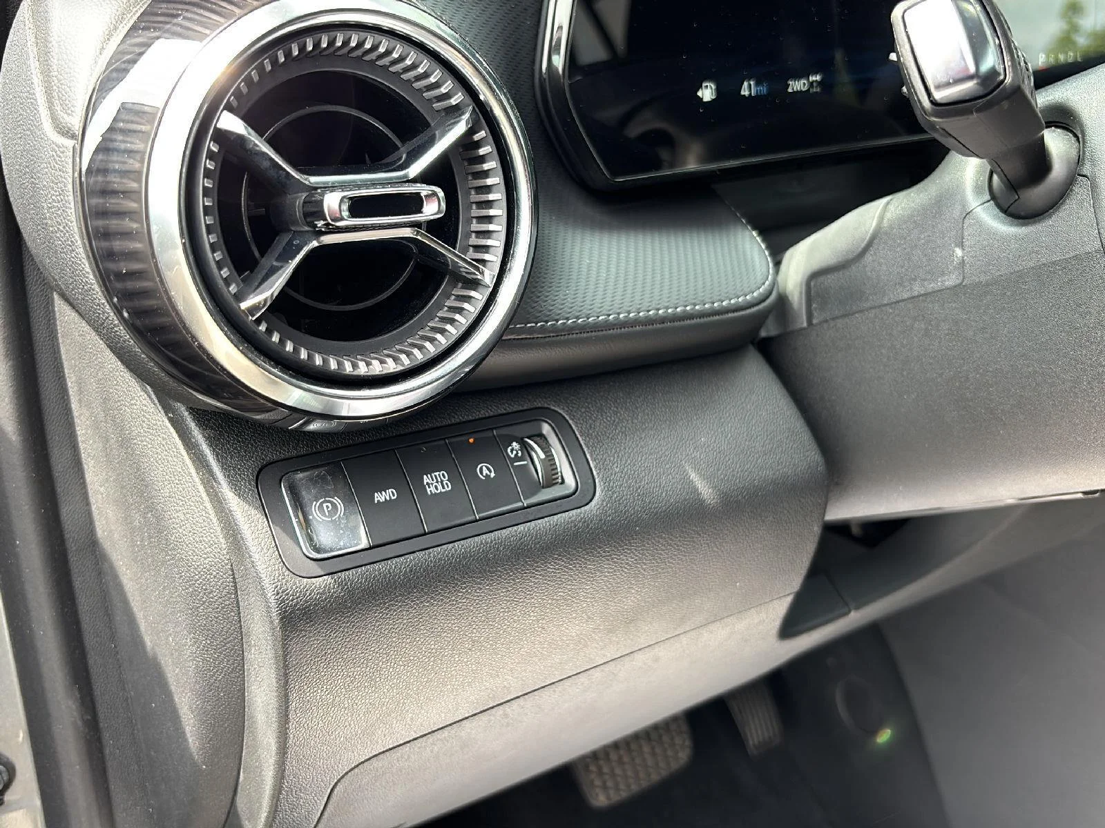 Used 2025 Sterling Gray Metallic Chevrolet LT image 24