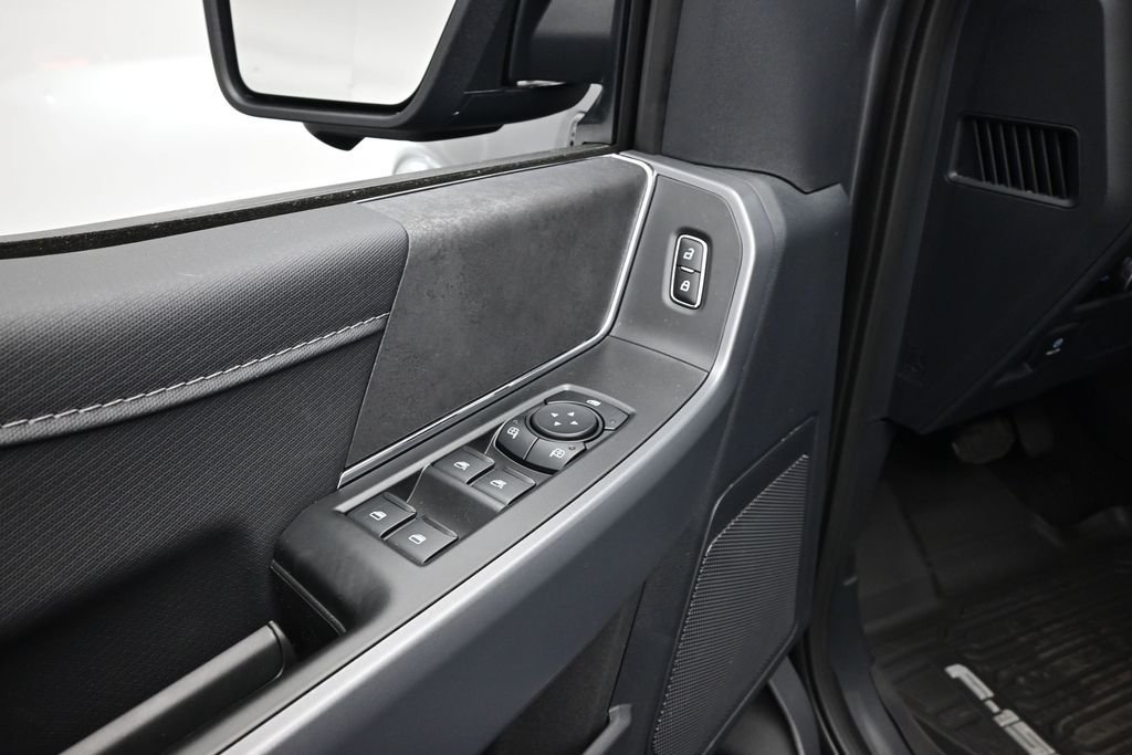 New 2026 Carbonized Gray Metallic Ford XLT image 10