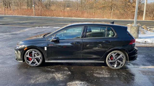 2026 Volkswagen Golf GTI SE - Photo 8