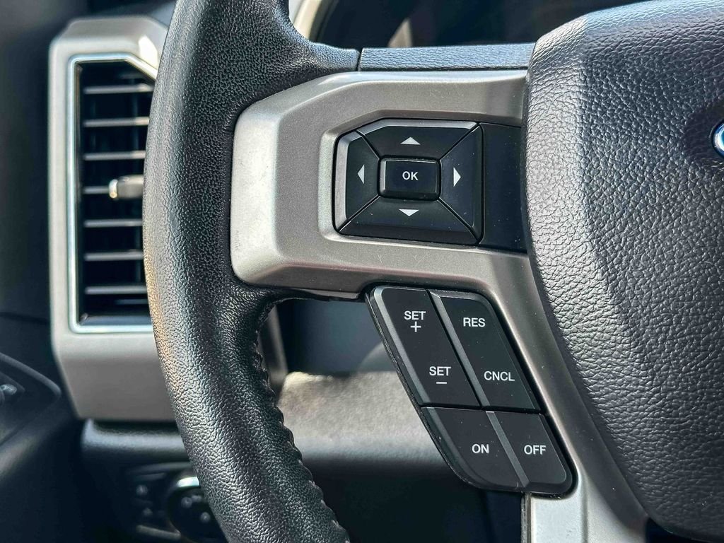 Used 2020 Black Ford Lariat image 28