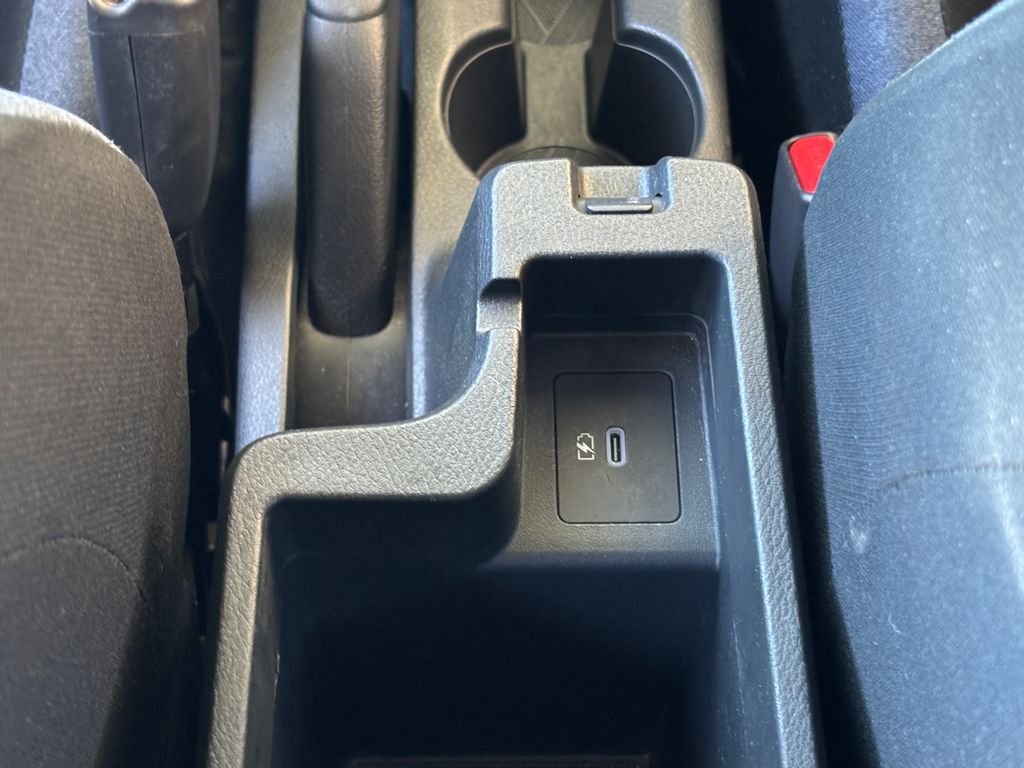 2025 Nissan Versa Sedan SV - Photo 17