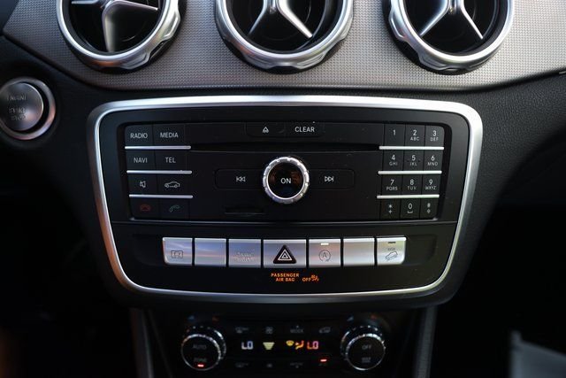 Used 2020 Gray Mercedes-Benz GLA 250 image 21