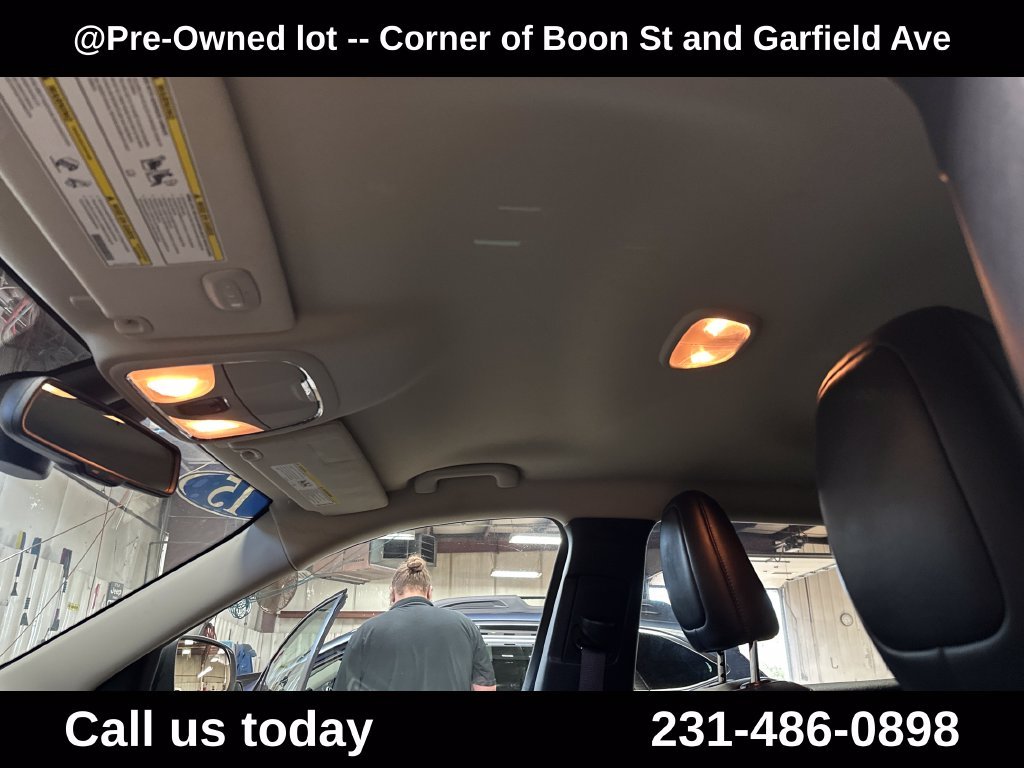 Used 2015 White Jeep Limited image 13