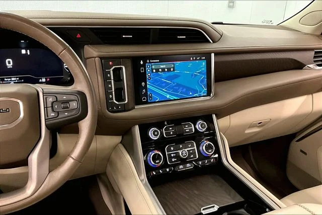 2023 GMC Yukon Denali - Photo 7