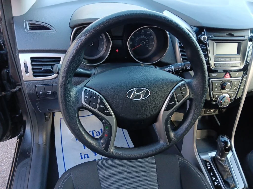 Used 2017 Black Noir Pearl Hyundai Base image 31