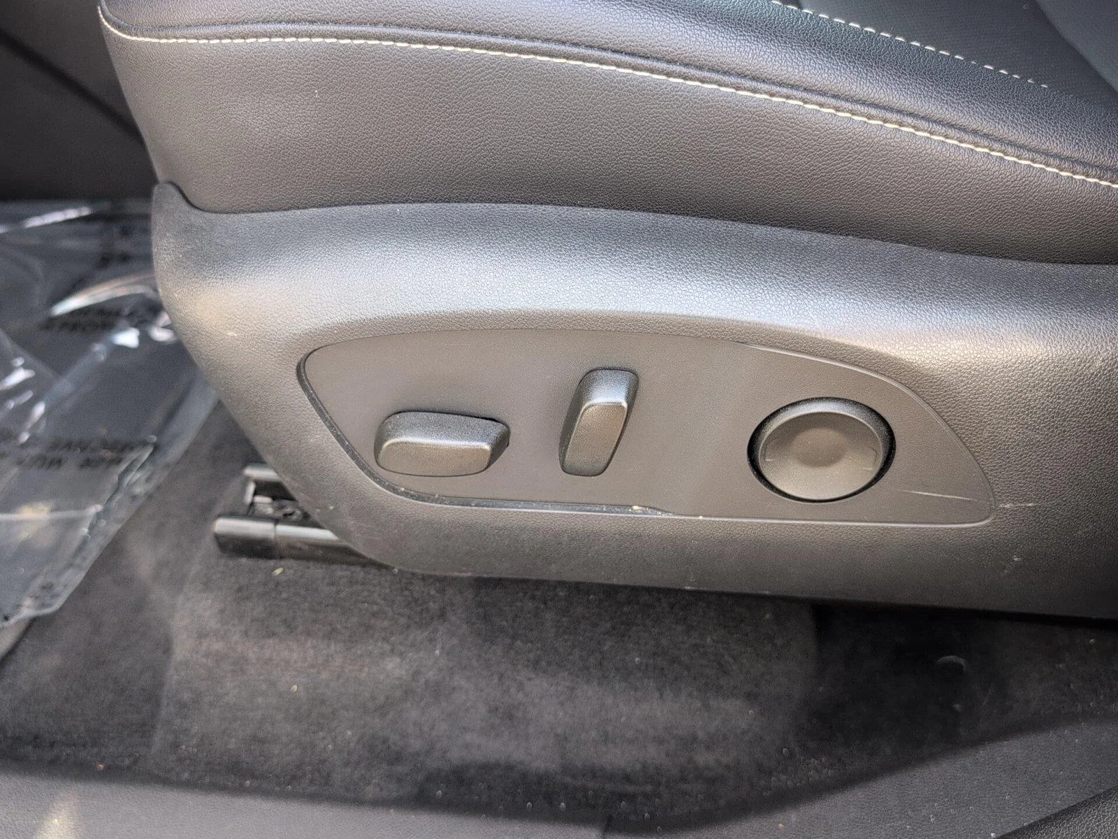 Used 2025 Summit White Chevrolet LT image 14