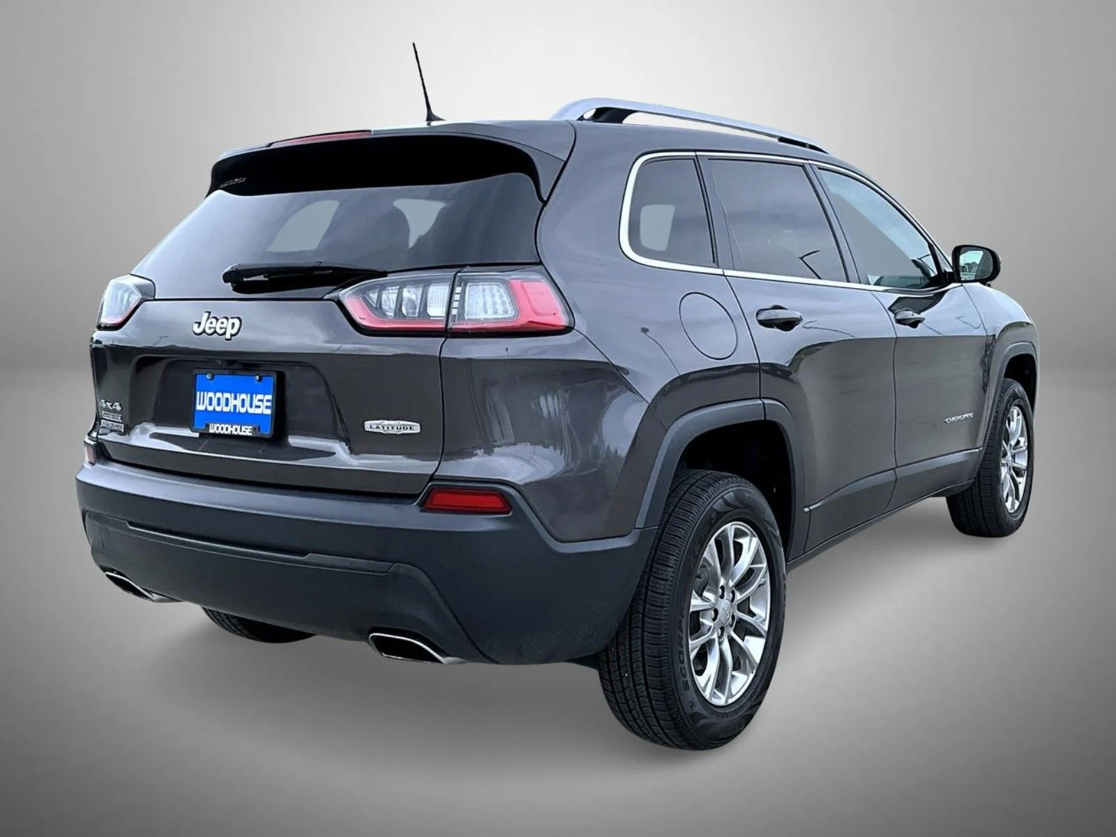 Used 2019 Gray Jeep Latitude Plus image 5