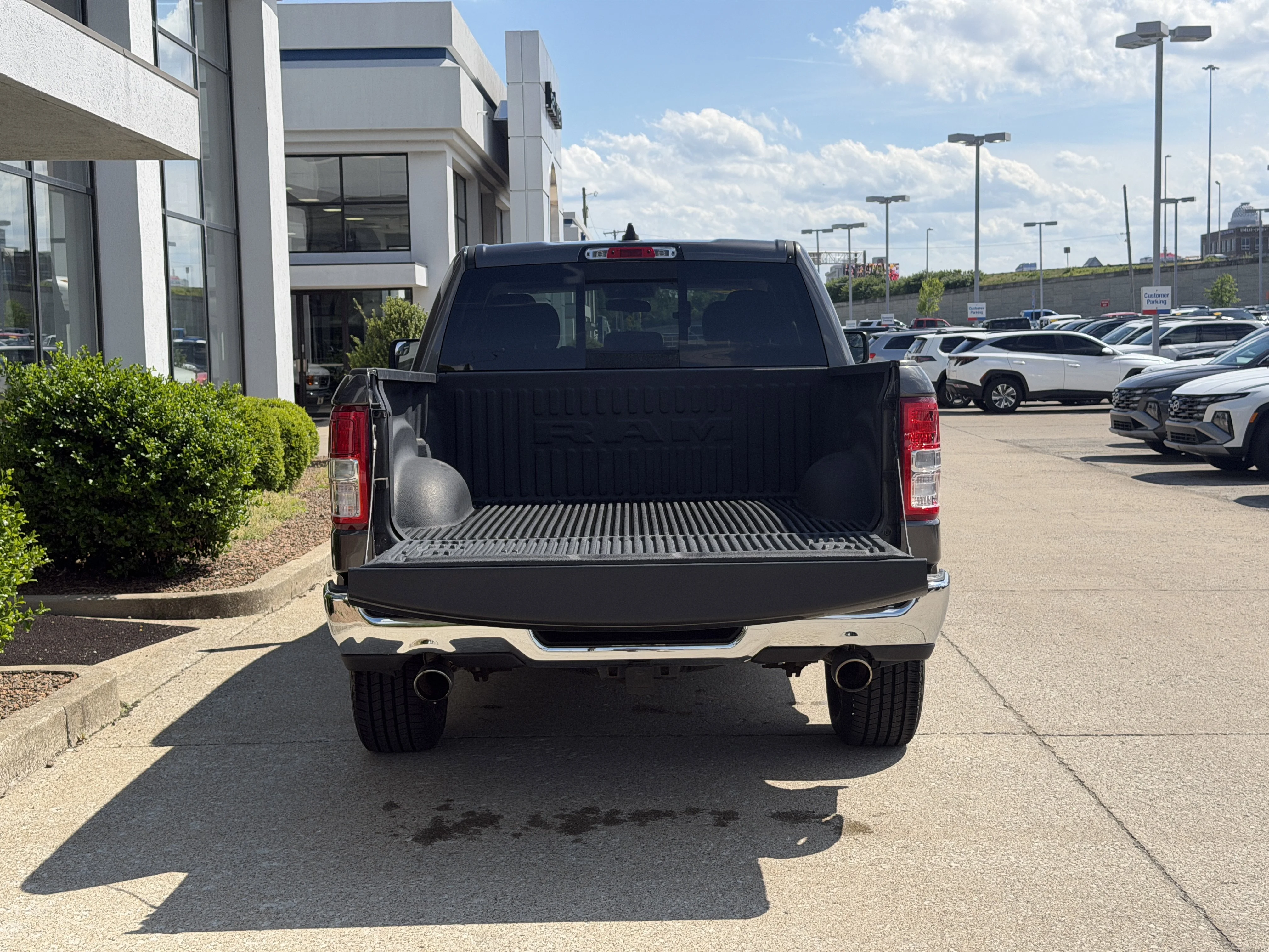 Used 2019 Granite Crystal Metallic Clearcoat Ram Big Horn/Lone Star image 11