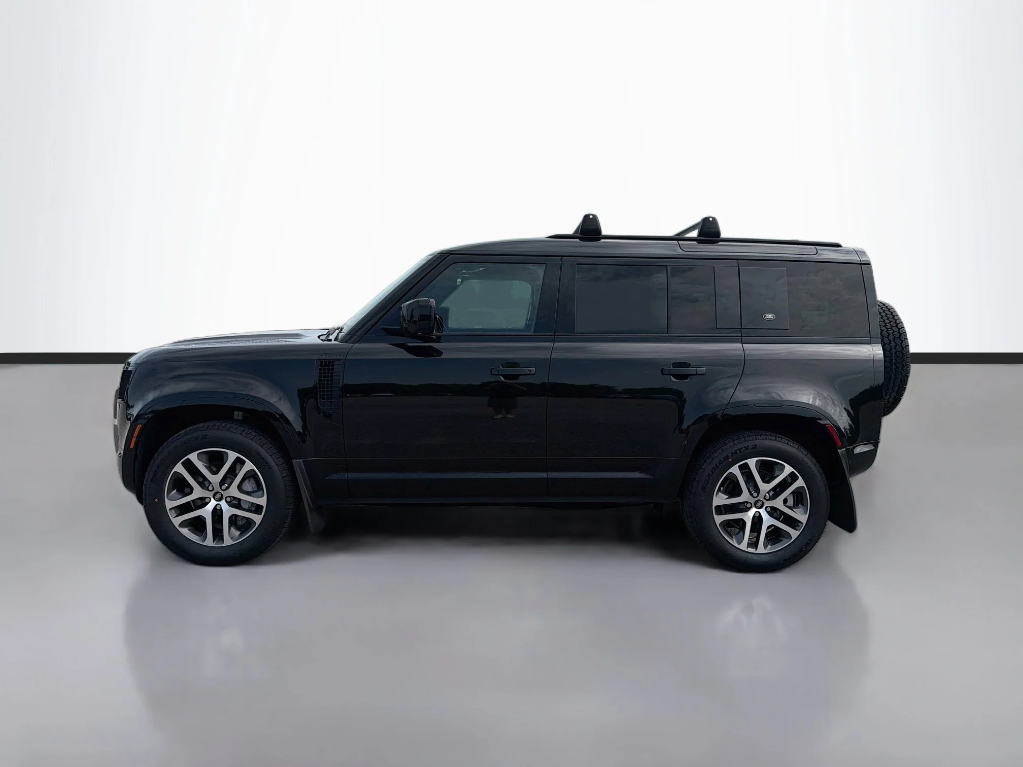 Used 2023 Santorini Black Metallic Land Rover X-Dynamic SE image 2