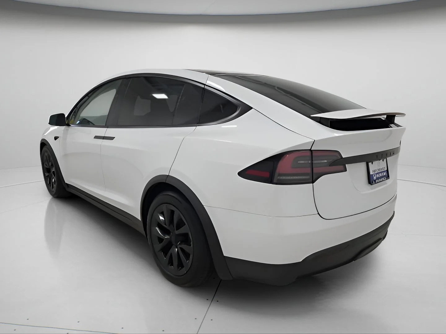 Used 2023 Pearl White Multi-Coat Tesla Standard Range image 4