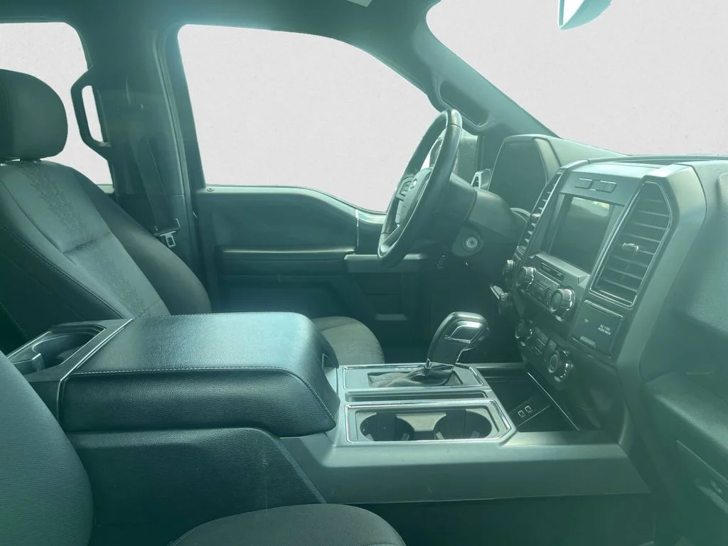 Used 2020 Black Ford XLT image 10