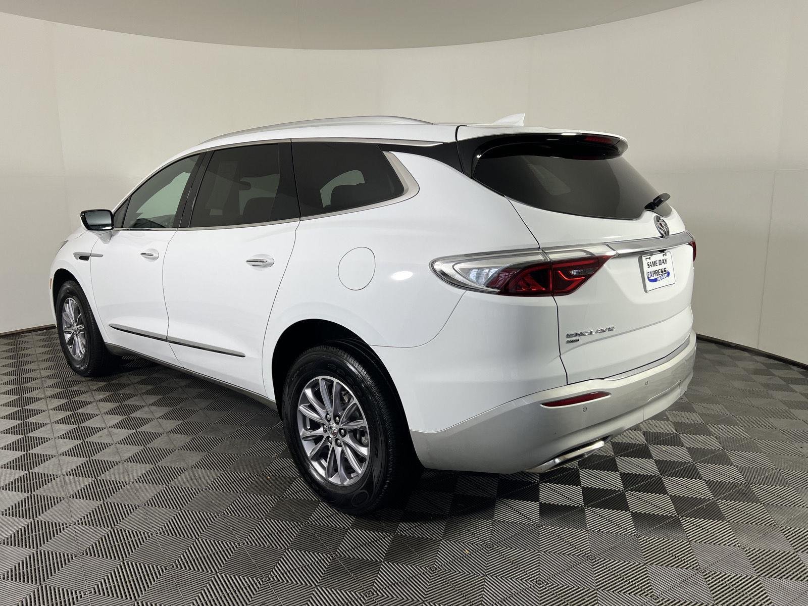 Used 2024 Summit White Buick Essence image 26