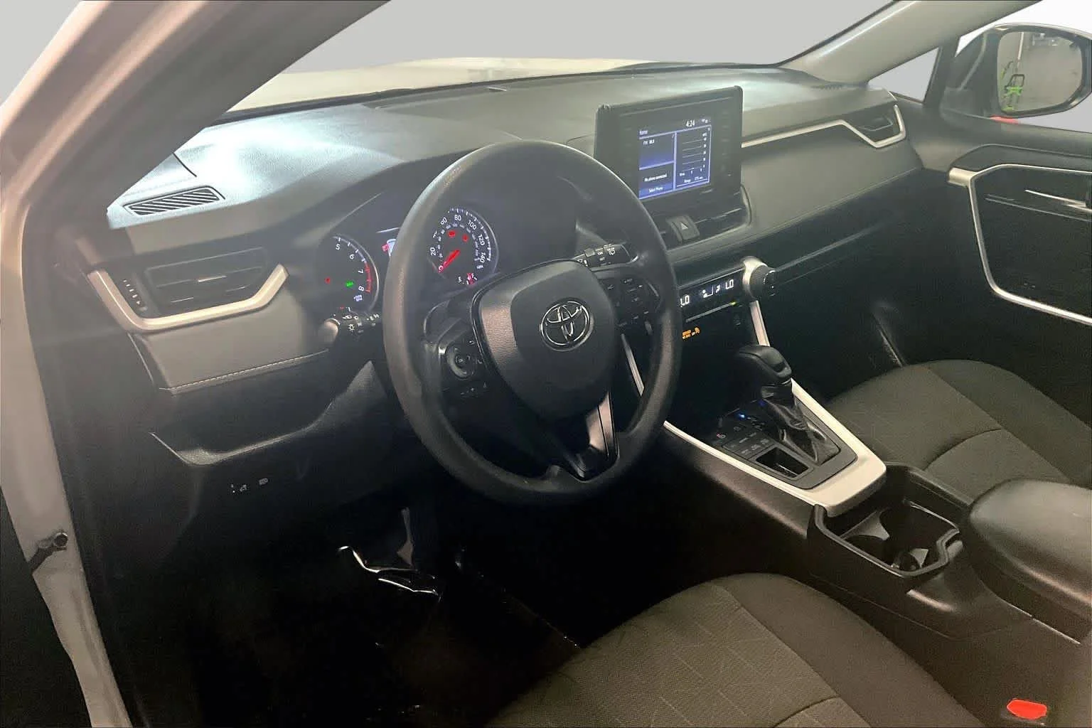 Used 2020 Super White Toyota XLE image 18